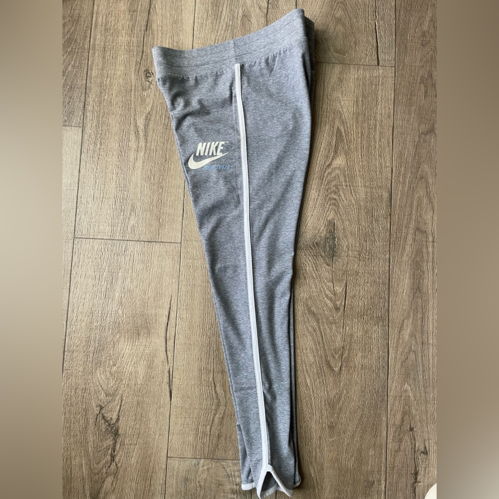 Women’s Nike leggings